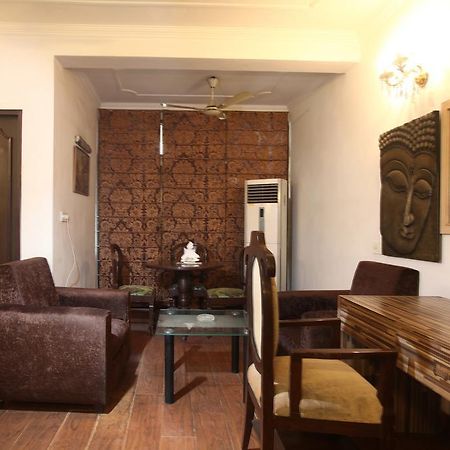 Oyo 358 Sarojini Nagar Otel Yeni Delhi Dış mekan fotoğraf