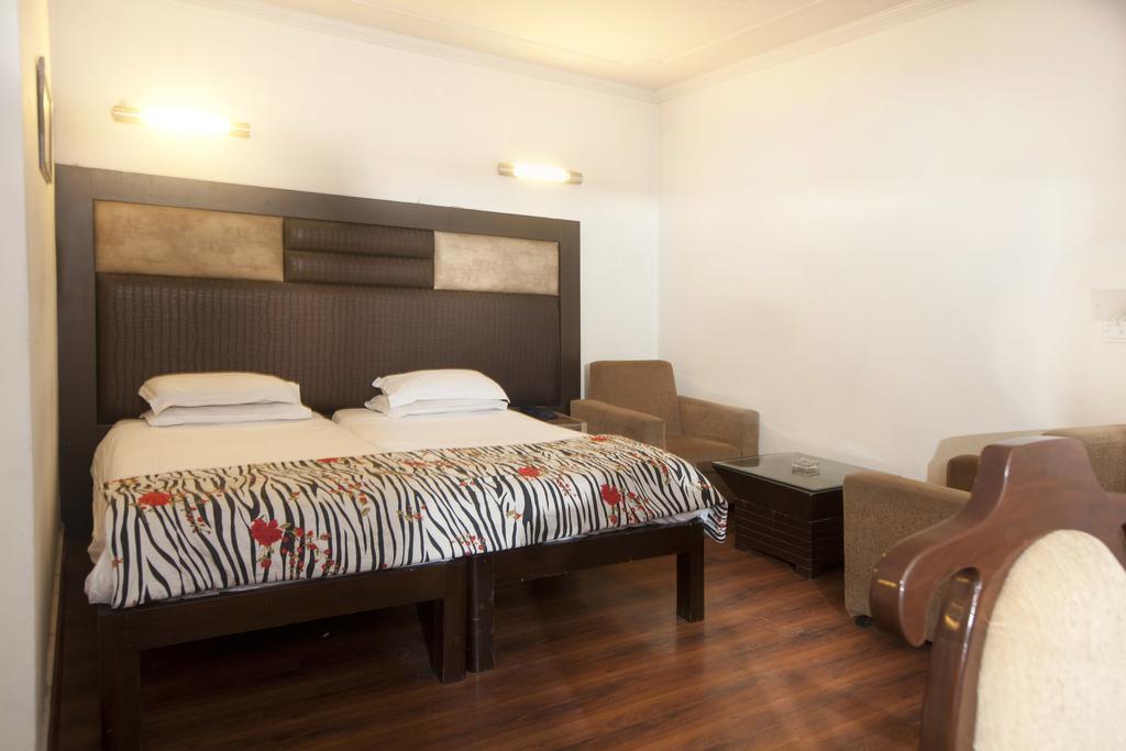 Oyo 358 Sarojini Nagar Otel Yeni Delhi Dış mekan fotoğraf
