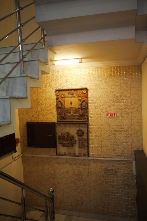 Oyo 358 Sarojini Nagar Otel Yeni Delhi Dış mekan fotoğraf