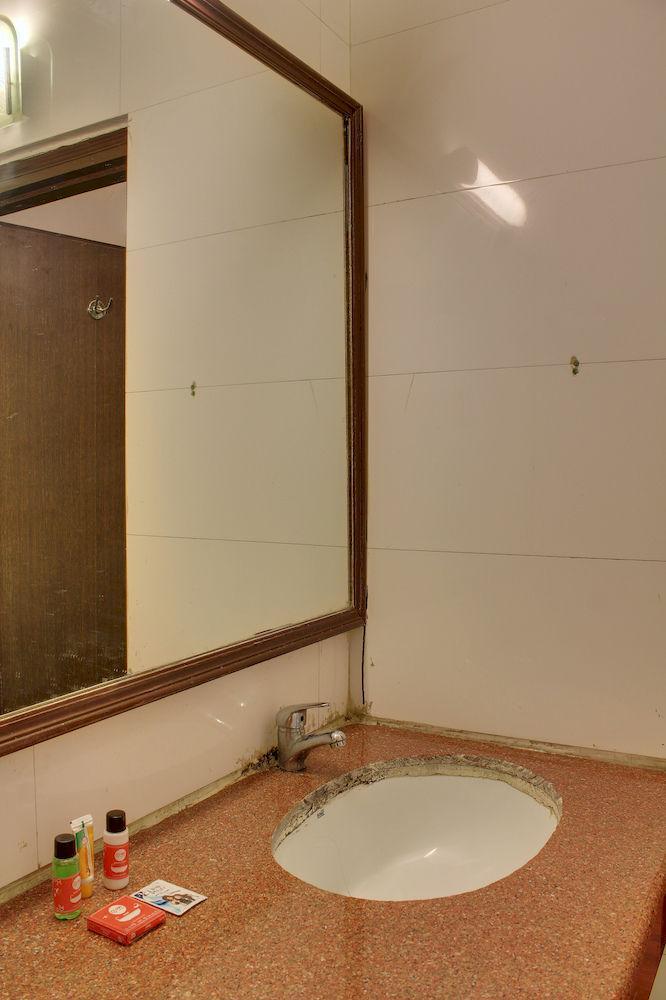 Oyo 358 Sarojini Nagar Otel Yeni Delhi Dış mekan fotoğraf